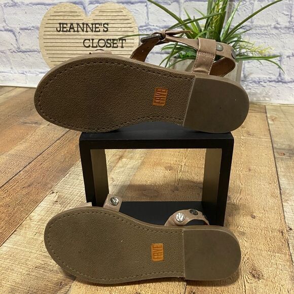 Frye Women's Morgan Hammered Stud Sandal
Size 6.5 - Picture 6 of 12